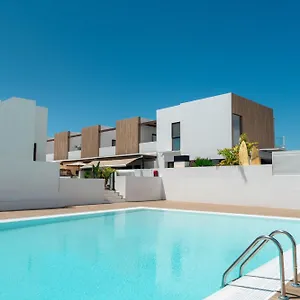 El Palmeral - House With Pool In Corralejo